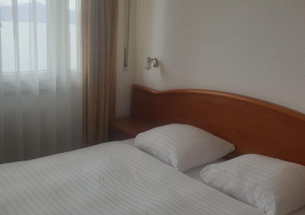 Hotel Du Quai Villeneuve Ngoại thất bức ảnh