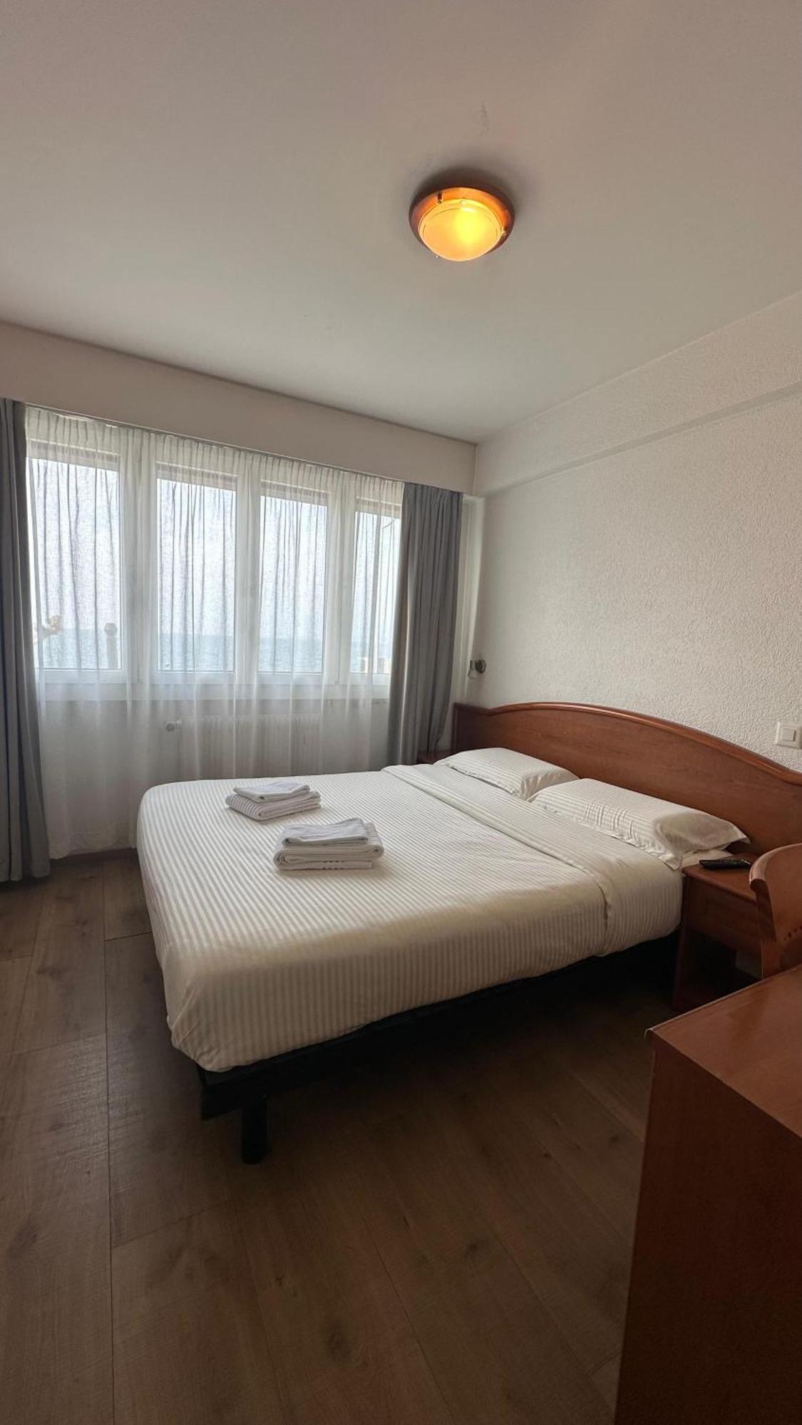 Hotel Du Quai Villeneuve Ngoại thất bức ảnh