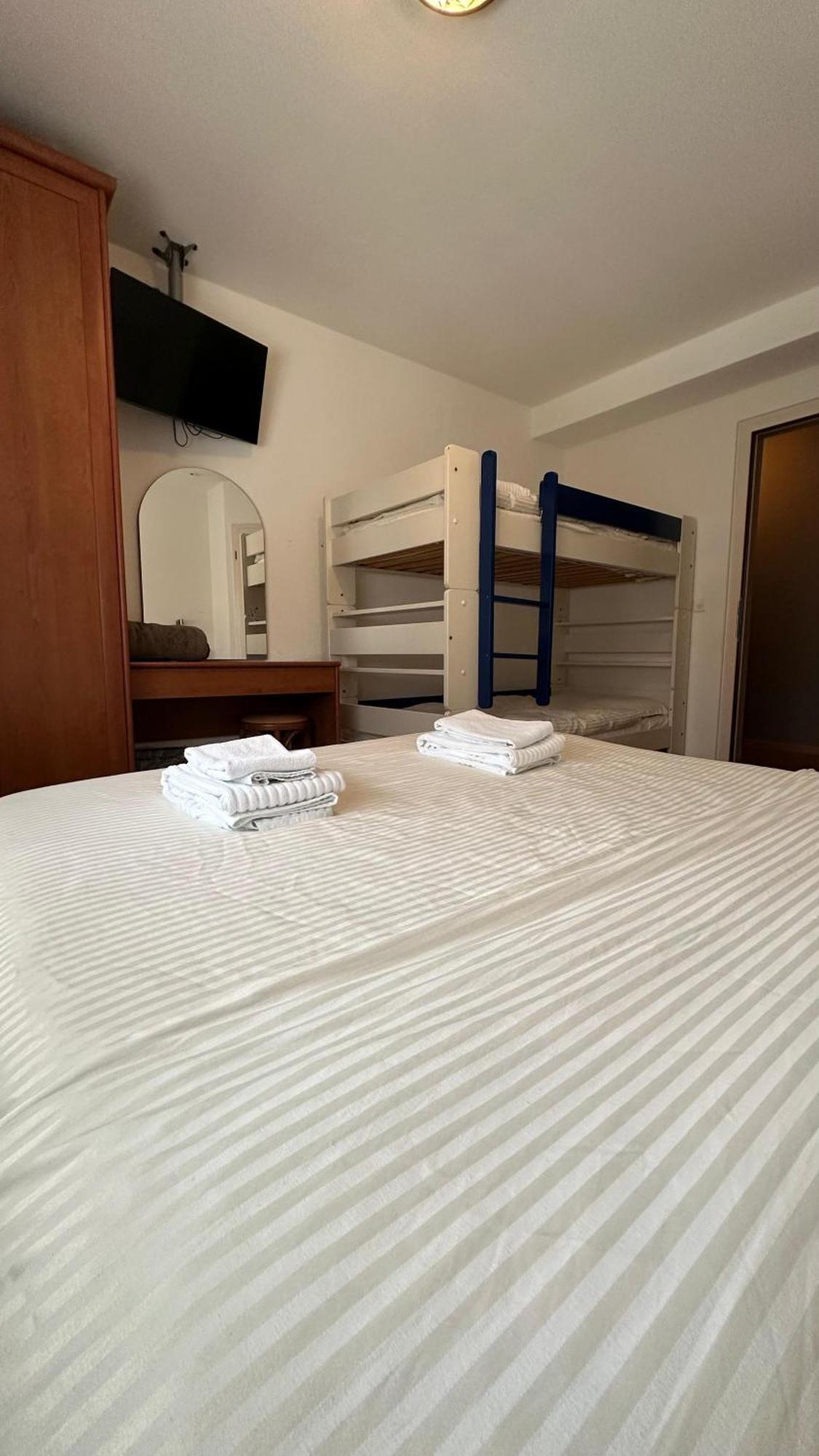 Hotel Du Quai Villeneuve Ngoại thất bức ảnh