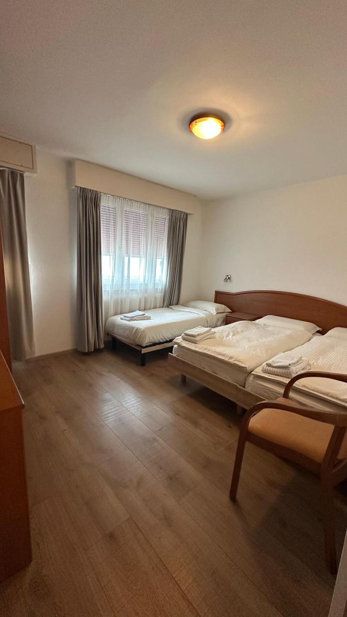 Hotel Du Quai Villeneuve Ngoại thất bức ảnh