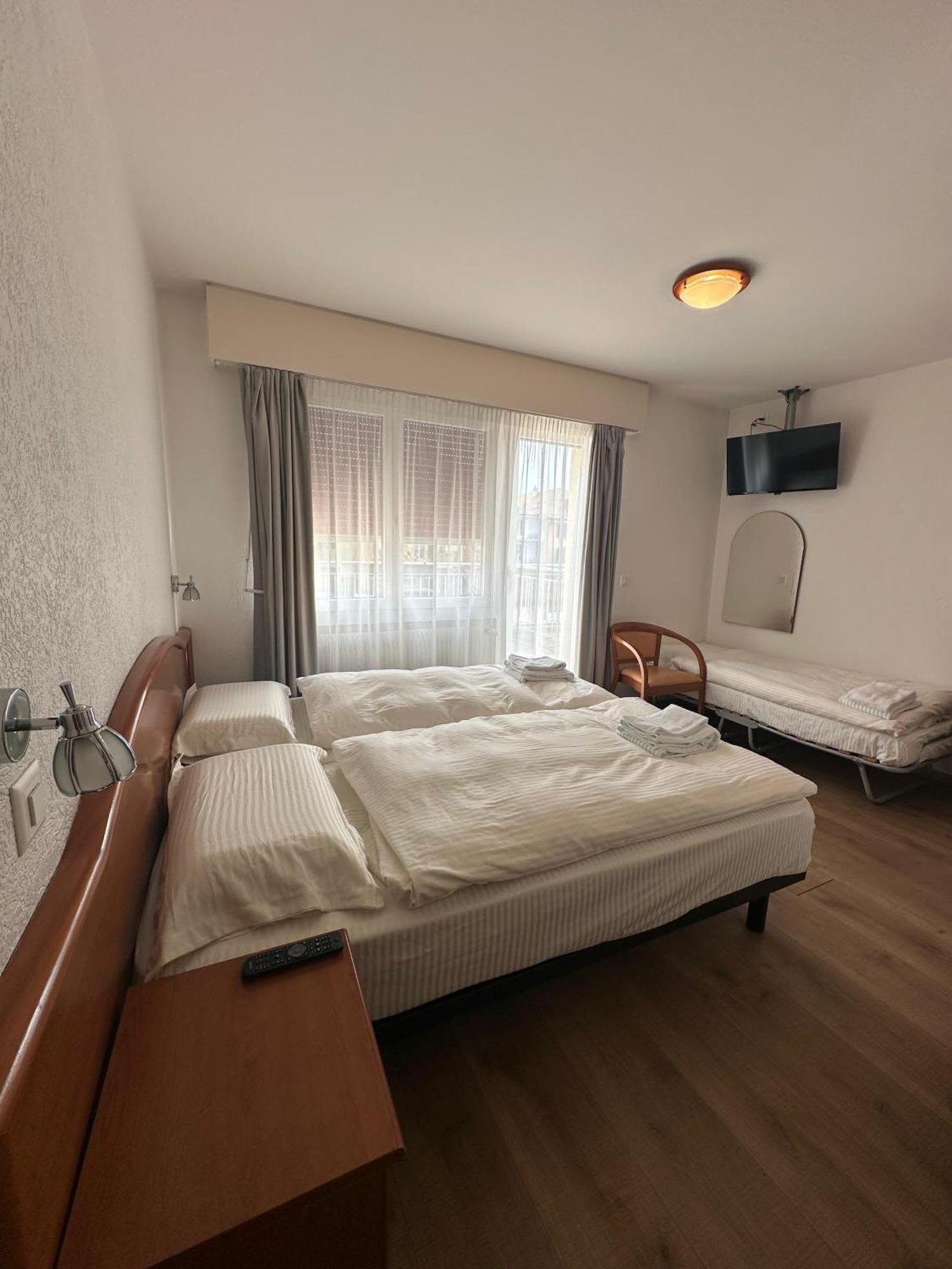 Hotel Du Quai Villeneuve Ngoại thất bức ảnh