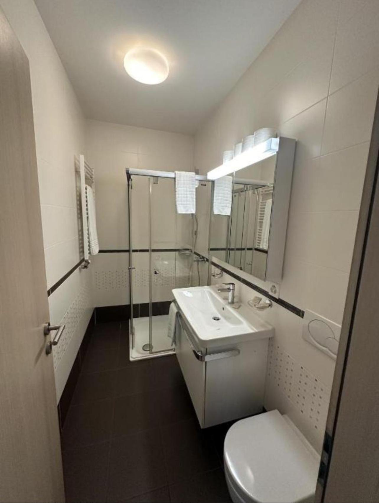 Hotel Du Quai Villeneuve Ngoại thất bức ảnh